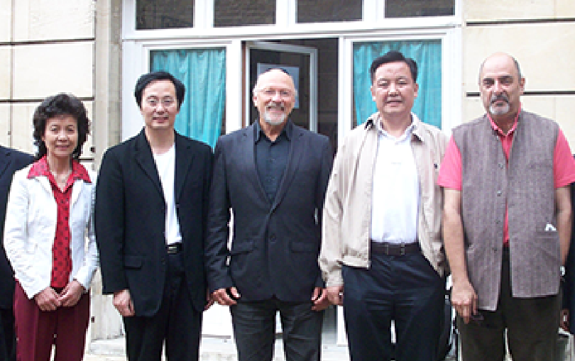 ◎ 21届国际木偶联会大会申报代表团在国际木偶联会总部合影